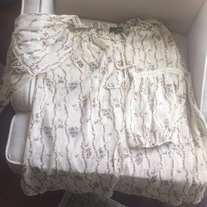 Ladies top, worn once, 3/4 sleeve